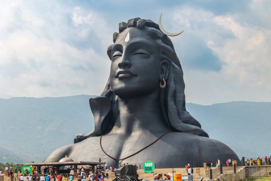 Vue sur la statue Adiyogi Shiva, en Inde.